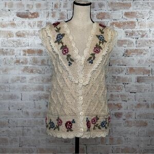 Vintage Y2K Floral Embroidered Button Down V-Neck Chunky Hand Knit Sweater Vest